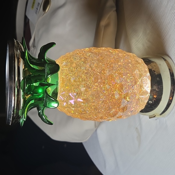 Bath & Body Word Pineapple Shaped Glass Candle Holder. - Picture 2 of 4